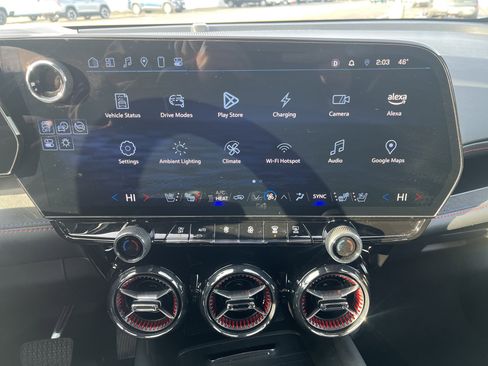 Used 2025 Chevrolet Blazer EV RS image 25