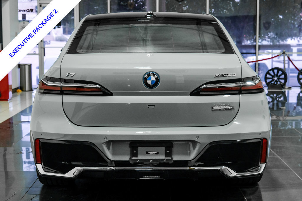 Used 2023 BMW i7 xDrive60 AWD/4WD image 10
