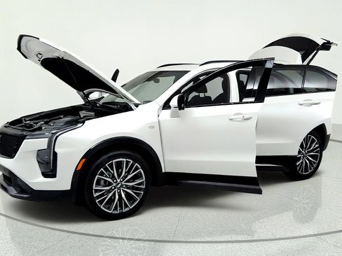 Certified 2024 Cadillac XT4 Sport AWD/4WD image 9