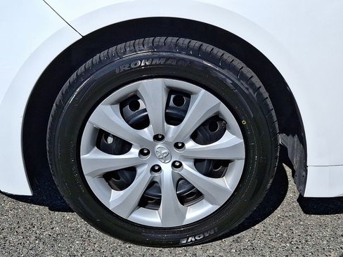 Used 2024 Toyota Corolla LE image 8