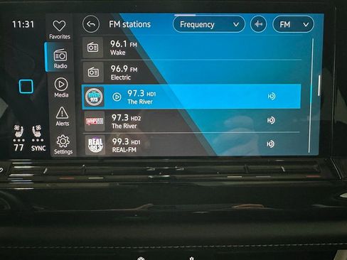 Used 2025 Volkswagen Atlas SE image 29