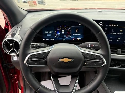 Used 2025 Chevrolet Equinox LT w/ Safety and Technology Package image 13