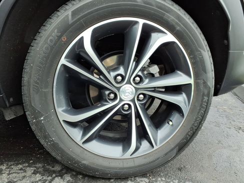 Used 2020 Buick Encore GX Essence FWD image 35