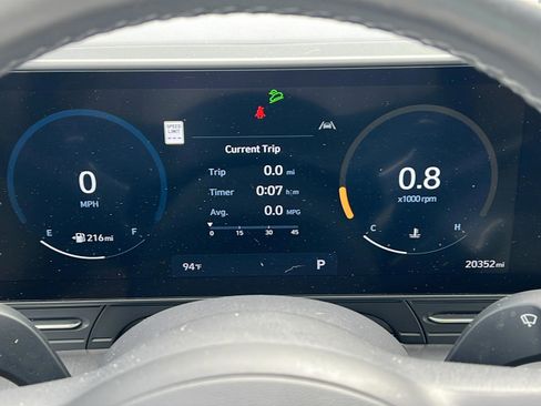 Used 2024 Hyundai Kona Limited FWD image 23