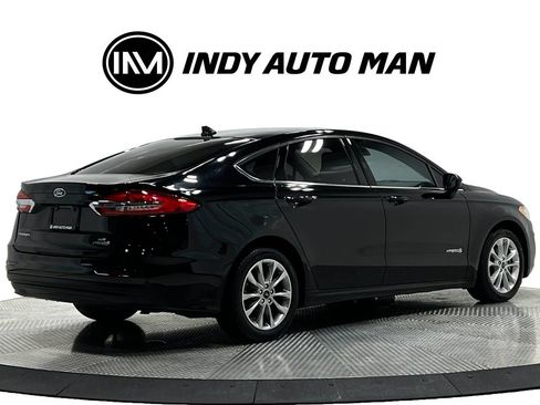 Used 2019 Ford Fusion SE FWD image 4
