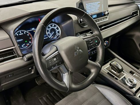 Used 2024 Mitsubishi Outlander SE AWD/4WD image 18