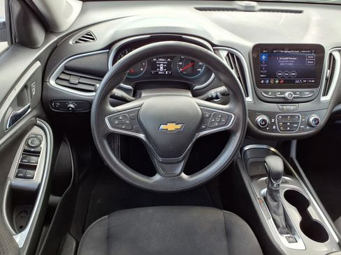 Used 2022 Chevrolet Malibu LT image 14