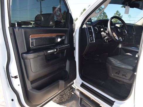 Used 2015 RAM 2500 Laramie AWD/4WD image 9