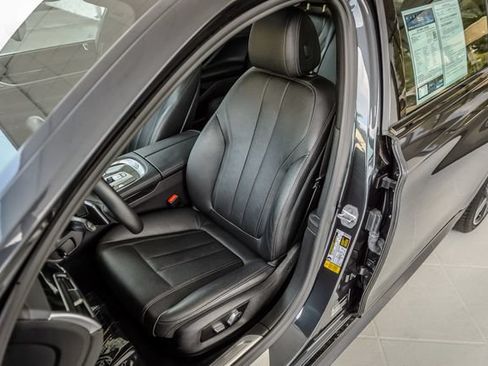 Used 2019 BMW 740i w/ M Sport Package RWD image 40