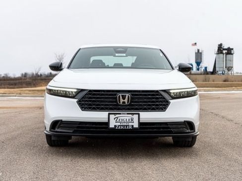 Used 2025 Honda Accord SE image 2