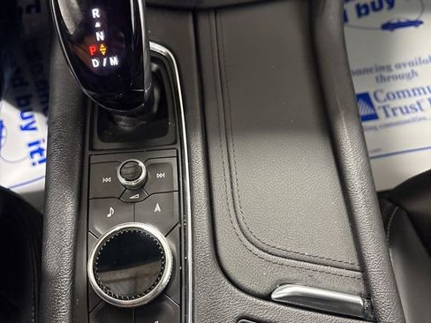 Used 2025 Cadillac XT6 Premium Luxury image 22