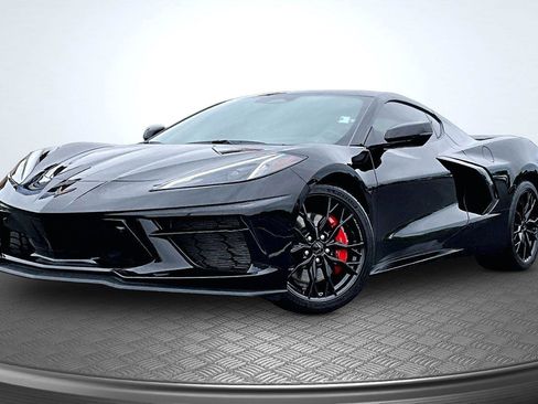 Used 2025 Chevrolet Corvette Stingray Preferred Cpe w/ Z51 Performance Package RWD image 1