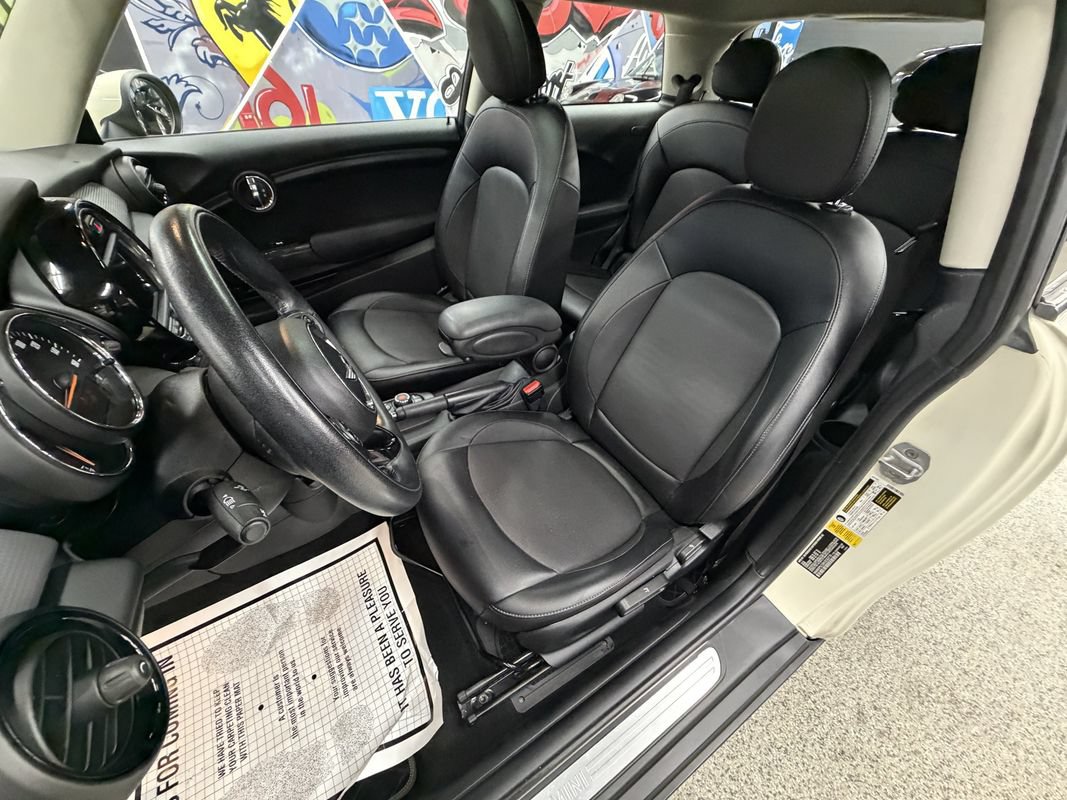 Used 2017 MINI Cooper 2-Door Hardtop FWD image 11