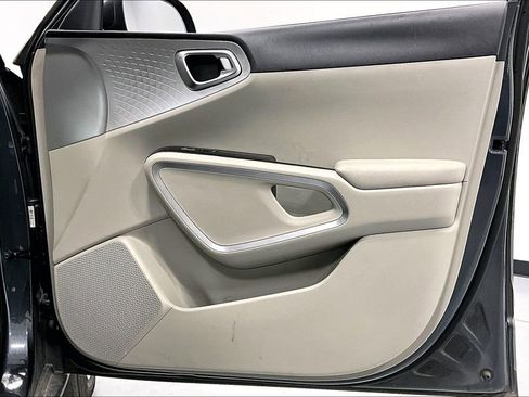 Used 2025 Kia Soul LX image 22