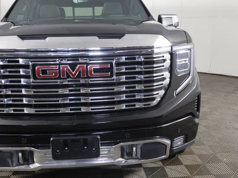 Used 2023 GMC Sierra 1500 Denali w/ Denali Reserve Package AWD/4WD image 18
