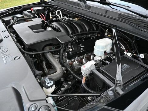 Used 2019 GMC Yukon SLT w/ Open Road Package image 16