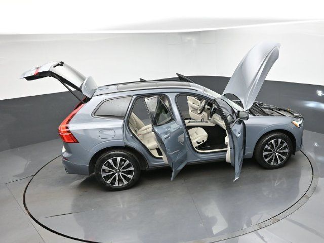 Used 2024 Volvo XC60 B5 Core w/ Protection Package Premier AWD/4WD image 45
