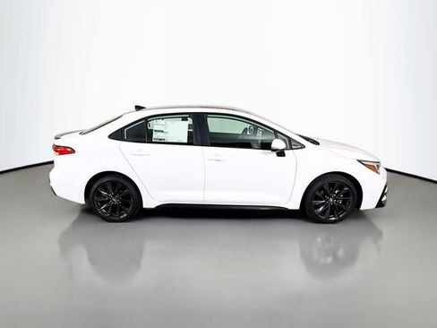 Used 2026 Toyota Corolla SE w/ SE Package image 8