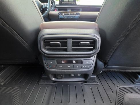 Used 2023 Honda Pilot Elite image 13