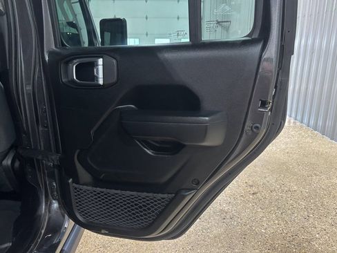 Used 2024 Jeep Wrangler Unlimited Rubicon w/ Convenience Group image 30