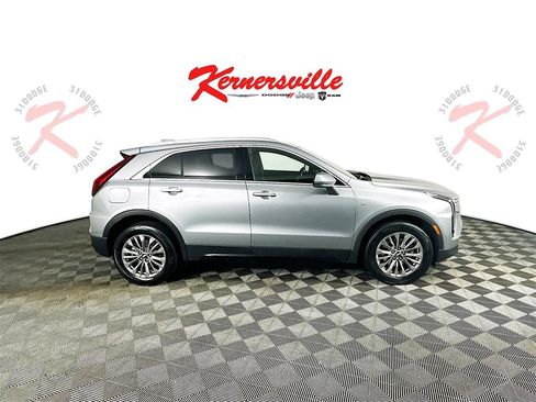 Used 2024 Cadillac XT4 Premium Luxury image 9