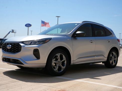 Certified 2024 Ford Escape ST-Line FWD image 6