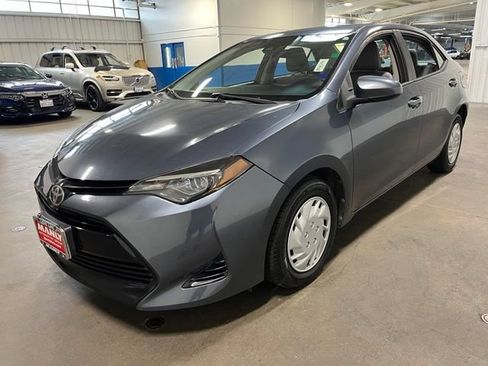 Used 2017 Toyota Corolla LE w/ Carpet Mat Package (TMS) FWD image 7