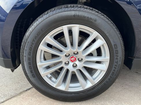 Used 2020 Jaguar F-PACE Prestige image 11