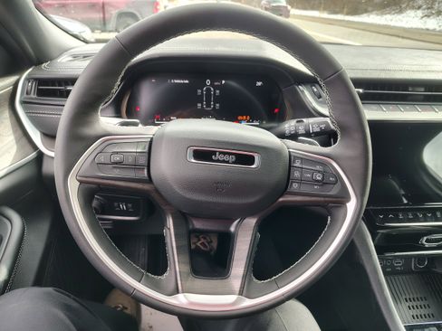 New 2026 Jeep Grand Cherokee L 4WD image 31