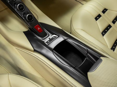 Used 2018 Ferrari 812 Superfast image 85