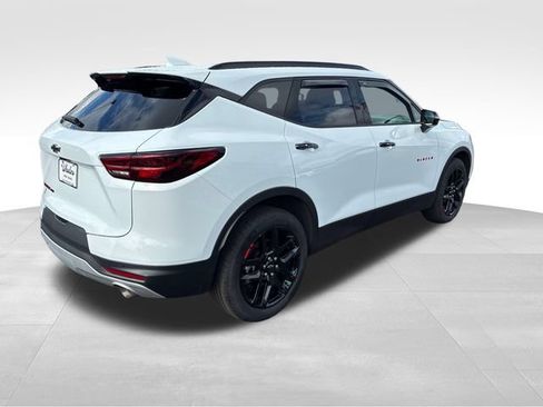Used 2025 Chevrolet Blazer LT w/ Sound & Technology Package AWD/4WD image 6