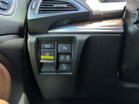 Used 2019 Acura MDX w/ Technology & Entertainment AWD/4WD image 25