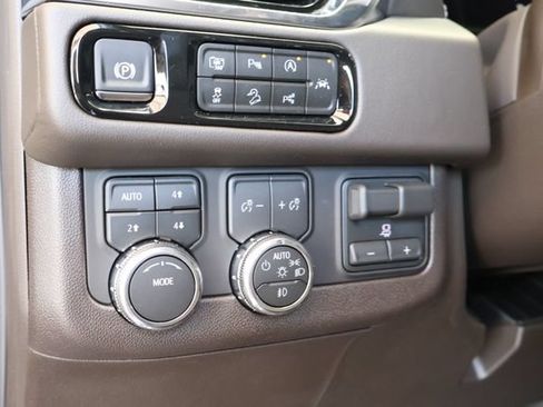 New 2026 GMC Yukon XL Elevation w/ Elevation Premium Package AWD/4WD image 27