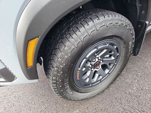 Used 2025 Nissan Frontier PRO-4X w/ Pro Premium Package image 28