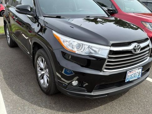 Used 2015 Toyota Highlander XLE AWD/4WD image 1