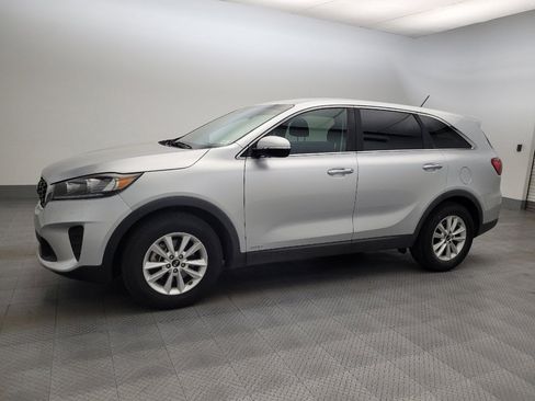 Used 2020 Kia Sorento AWD V6 image 2