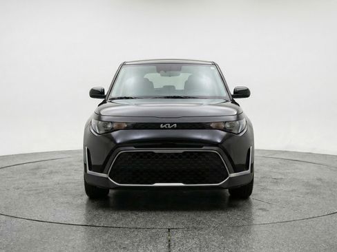 Used 2025 Kia Soul LX w/ LX Technology Package FWD image 2