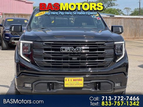 Used 2025 GMC Sierra 1500 Elevation w/ Elevation Premium Package RWD image 1