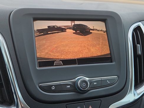 Used 2024 Chevrolet Equinox LT FWD image 8