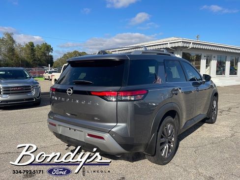 Used 2024 Nissan Pathfinder SL w/ SL Premium Package image 19
