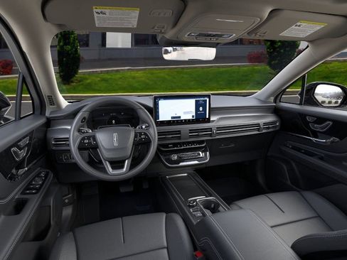 New 2025 Lincoln Corsair AWD w/ Equipment Group 101A image 9