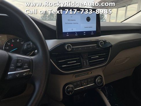 Used 2021 Ford Escape SE image 29