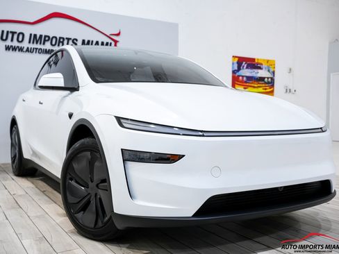 Used 2026 Tesla Model Y Long Range RWD image 25