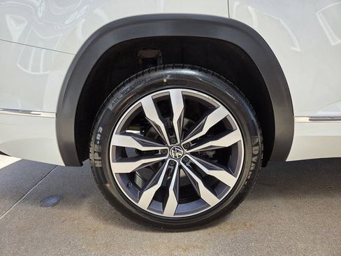 Used 2021 Volkswagen Atlas SEL R-Line AWD/4WD image 35