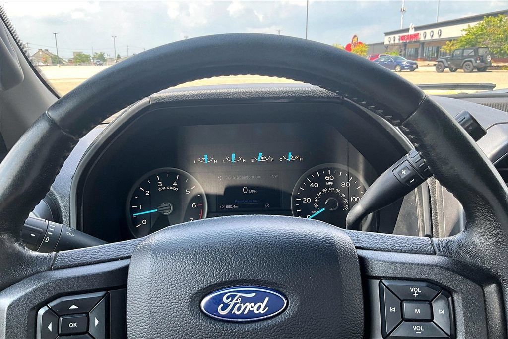 Used 2019 Ford F150 XLT w/ Equipment Group 302A Luxury AWD/4WD image 19