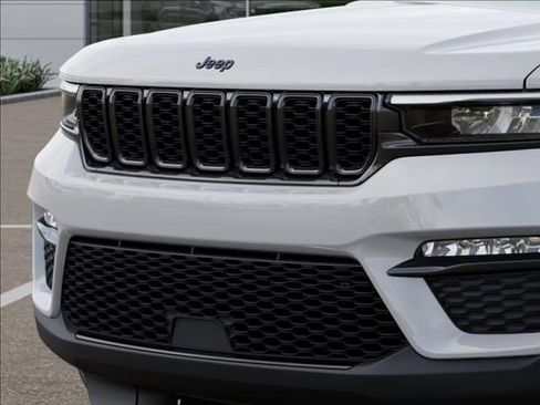 New 2025 Jeep Grand Cherokee Limited image 11