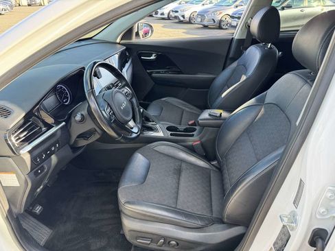 Used 2022 Kia Niro LXS image 20