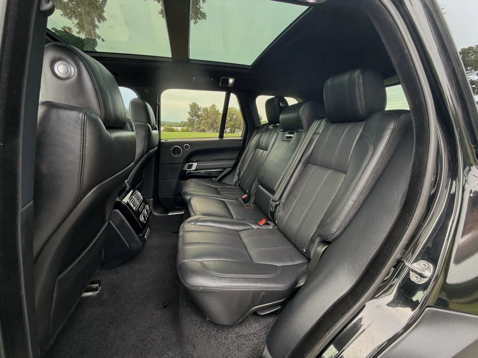 Used 2015 Land Rover Range Rover HSE AWD/4WD image 70