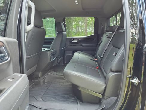 New 2026 GMC Sierra 1500 SLT w/ SLT Premium Package AWD/4WD image 17