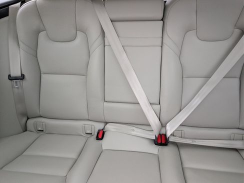 Used 2018 Volvo XC60 T5 Inscription w/ Convenience Package image 21